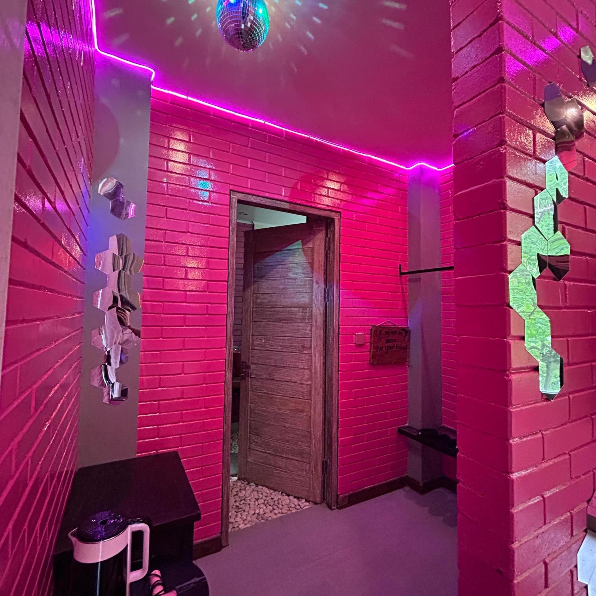 Yurooms Villapartment - Love Room Bali (Adults Only) Jimbaran Dış mekan fotoğraf